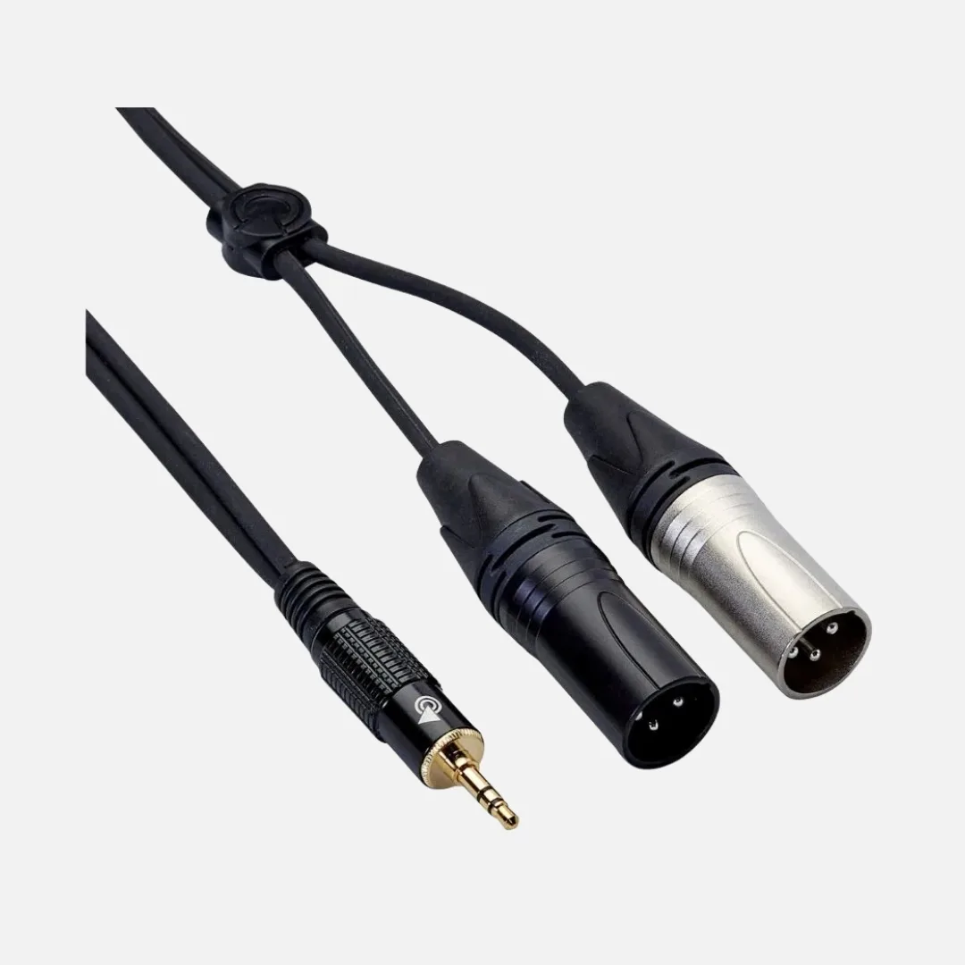 Bespeco EAYMS2MX150R 1.5M interlink cable with 2 XLR male connectors and a 3.5mm jack for audio connections.